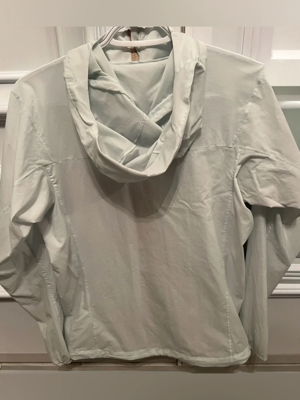 Arc'teryx Women's Squamish Hoody  in pale mint green with Magenta Pocket - Picture 2 of 6